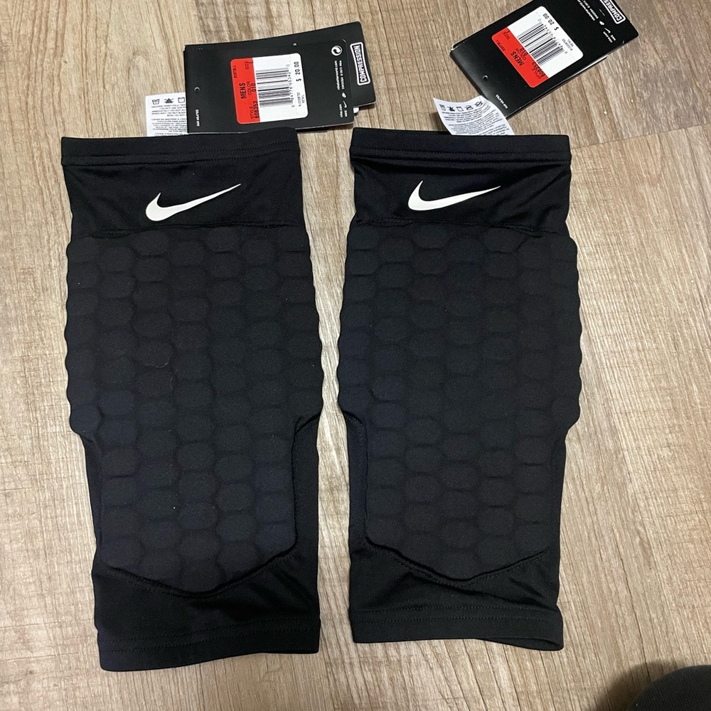 Nike Pro knee padded sleeves